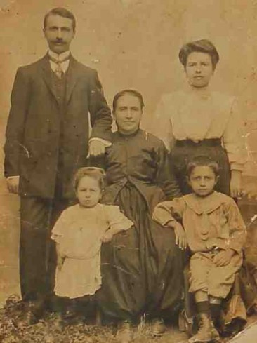 Armenian family – Adabazar 1910