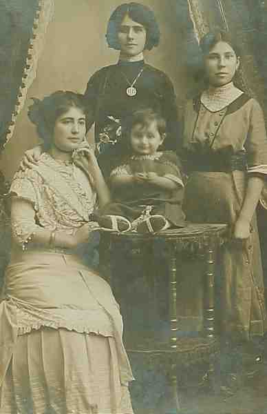 Mrs Seropian and her son Mardik – 1911