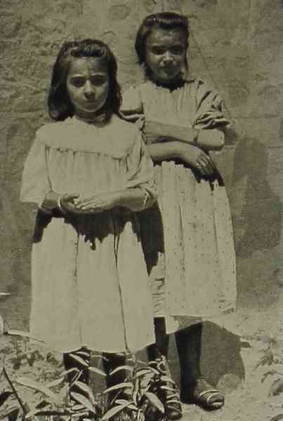 Young Armenian girls in 1906