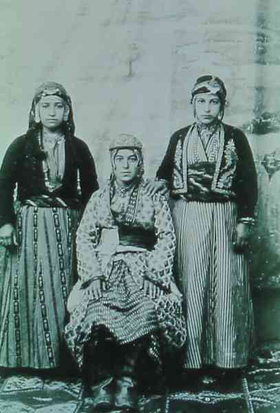 Young girls from Diyarbekir – 1903