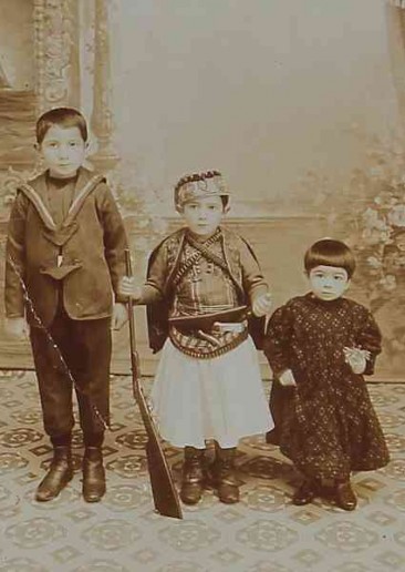 Children Baghtchedjian in Konya – 1910