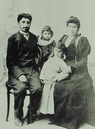 Young Armenian couple with their children – Constantinople 1912