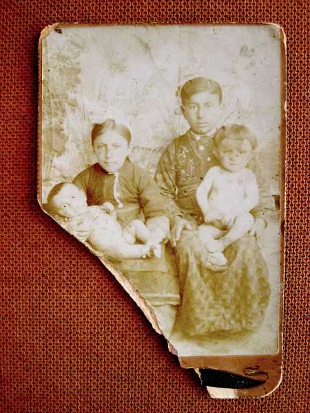 Djeloyan Children - Pazmashen 1905