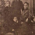 The Djoloyan brothers with their mother - 1904