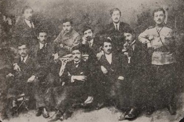 Young Armenians gathered around Ashkhadank newspaper