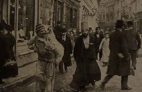Street in Constantinople – 1913