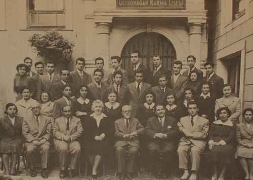 Graduates from the Getronagan in 1952