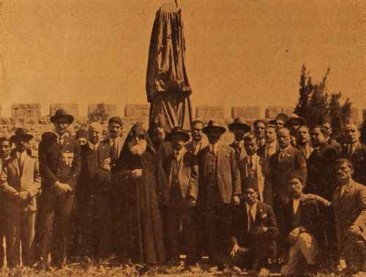 Statue honouring the Armenian Legion