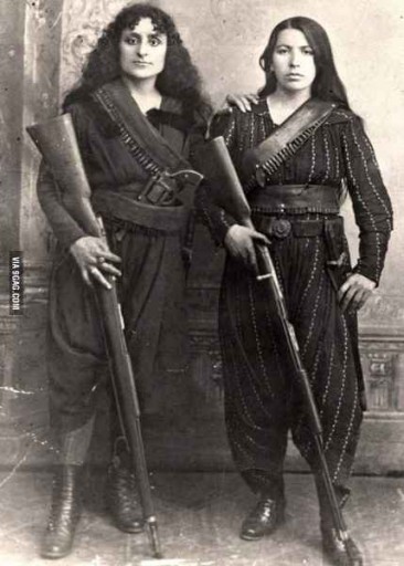 Eghisabet Sultanian with her friend in Zeytun – 1895-1896