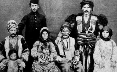 Armenian family, Semal village – 1904