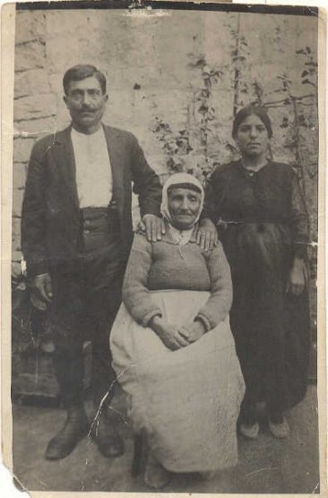 Zeytountsi Vartevar Achikian and wife Archalouyce Qalaydjian – Aleppo 1925