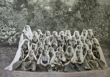 Garin Armenian women in traditional dress – 1901
