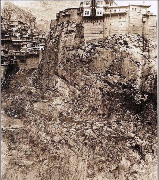 Rock hill and Surenian fortress-mansion – Zeytun 1914