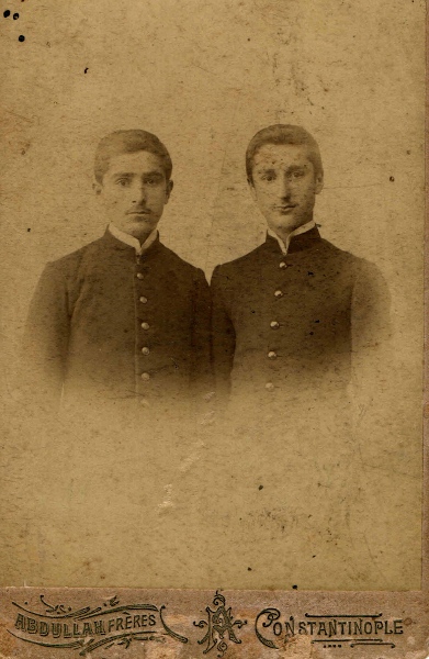 Students from Artvin in Constantinople, Akinian family