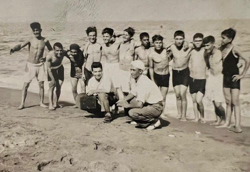 Karapet Hakobyan with friends on the beach