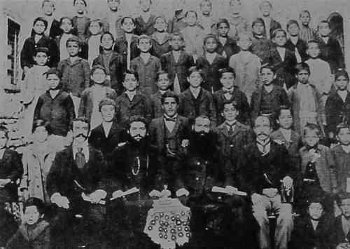 Students of Armenian school – 1904