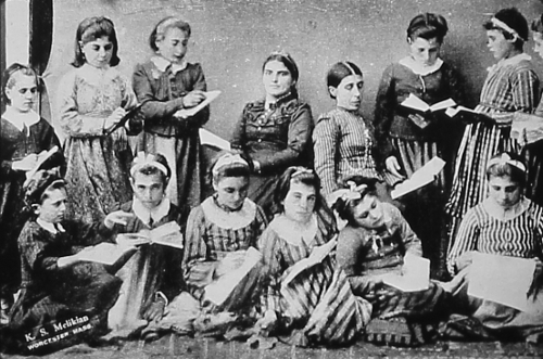 Schoolgirls – Kharpert
