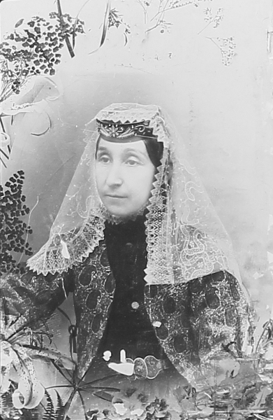Armenian woman from Tehran