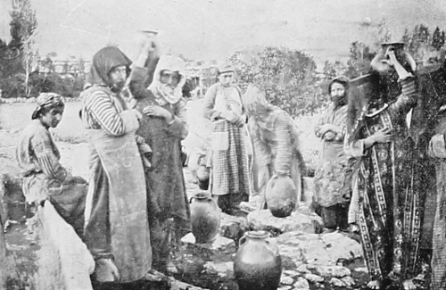 Armenian women at the fountain – Mokhrapert