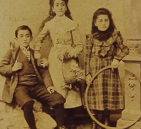 Ispirian children – 1902