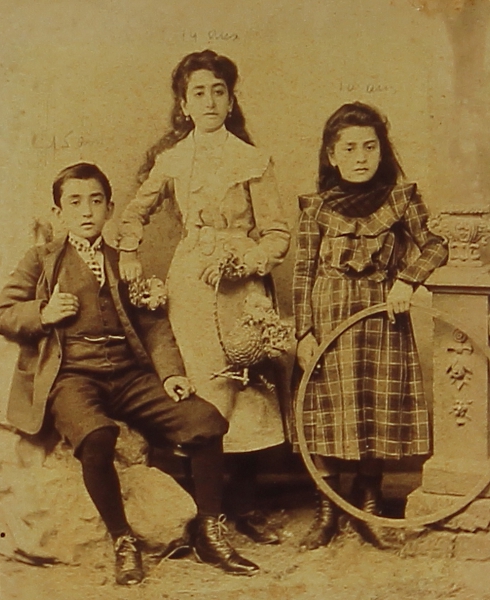 Ispirian children – 1902