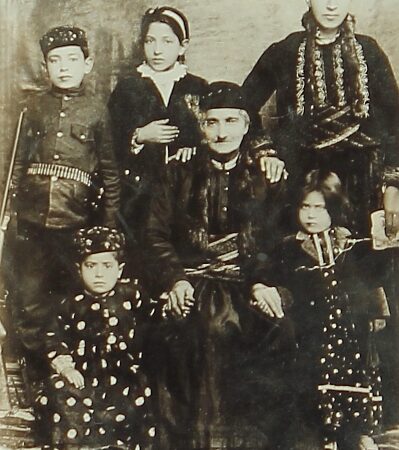 Armenian family – Akn 1912