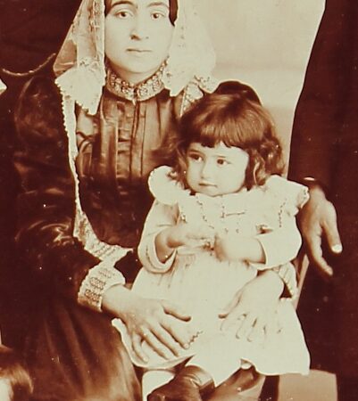 Mother with her child – Teheran 1898