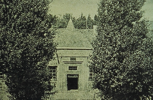 House in the town of Garin