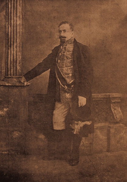 Mardiros Mnagian in the play Les deux capitaines
