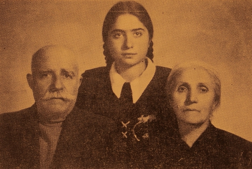Garabed and Soghmen Ghasabian with their granddaughter Vesleda – Erevan