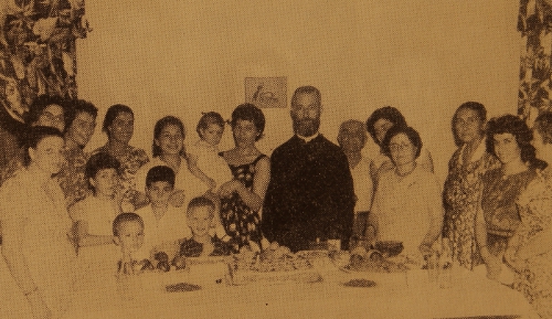 Hovhannesian family with Kahana Der Harutiun – USA