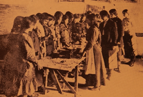 Hripsimian School science class – Garin