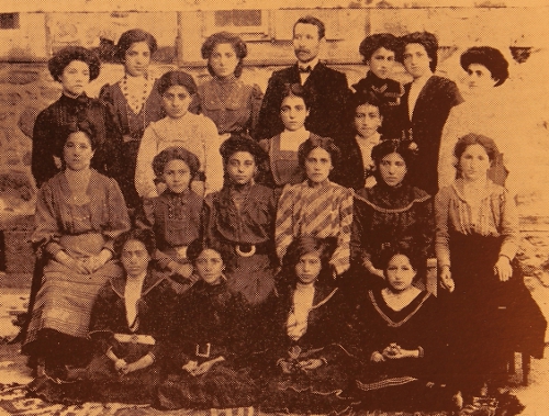 Hripsimian students and faculty – Garin 1911