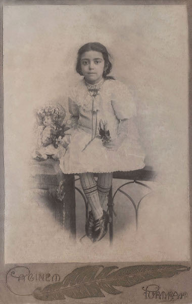 A young girl from Artvin