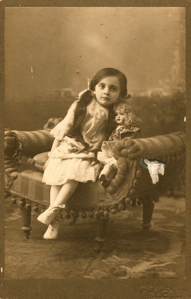 Lucine Chavooshian from Artvin