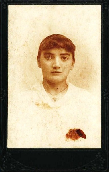 Vartanush Akinian Mimidyan from Artvin