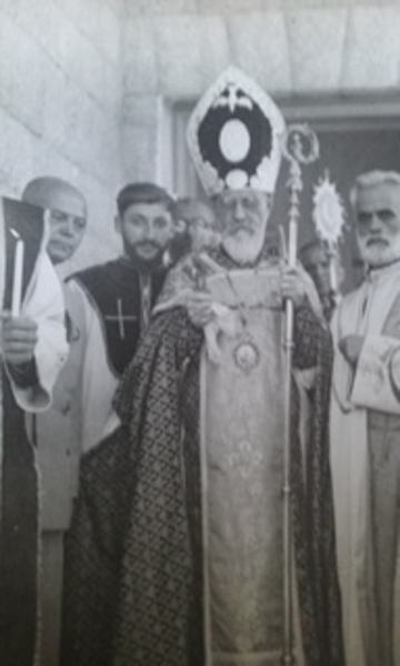 Archbishop Khat Atchabahian is inaugurating the Cross church of Chtaura